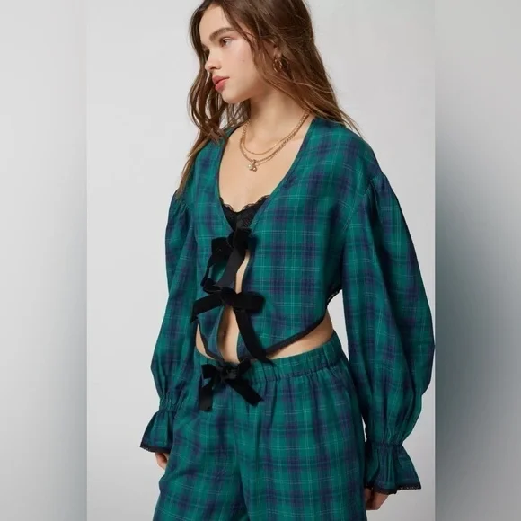 NWT Out From Under Charlotte Flannel Bow Blouse - Picture 2 of 5